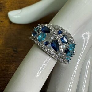 Blue Glass Crystal Cluster Ring in Silver Tone Size 7.75